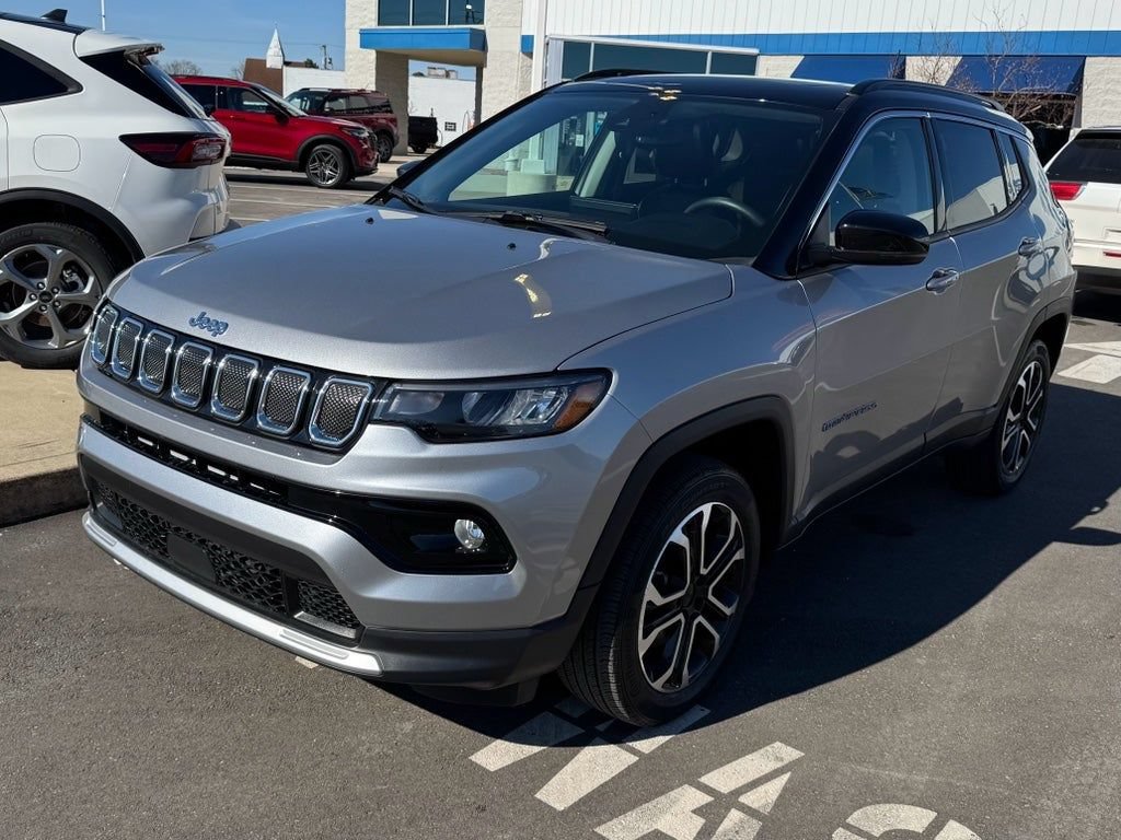 Used 2022 Jeep Compass Limited w/ Sun and Sound Group AWD/4WD image 4