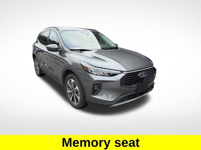 Certified 2025 Ford Escape Platinum AWD/4WD image 8