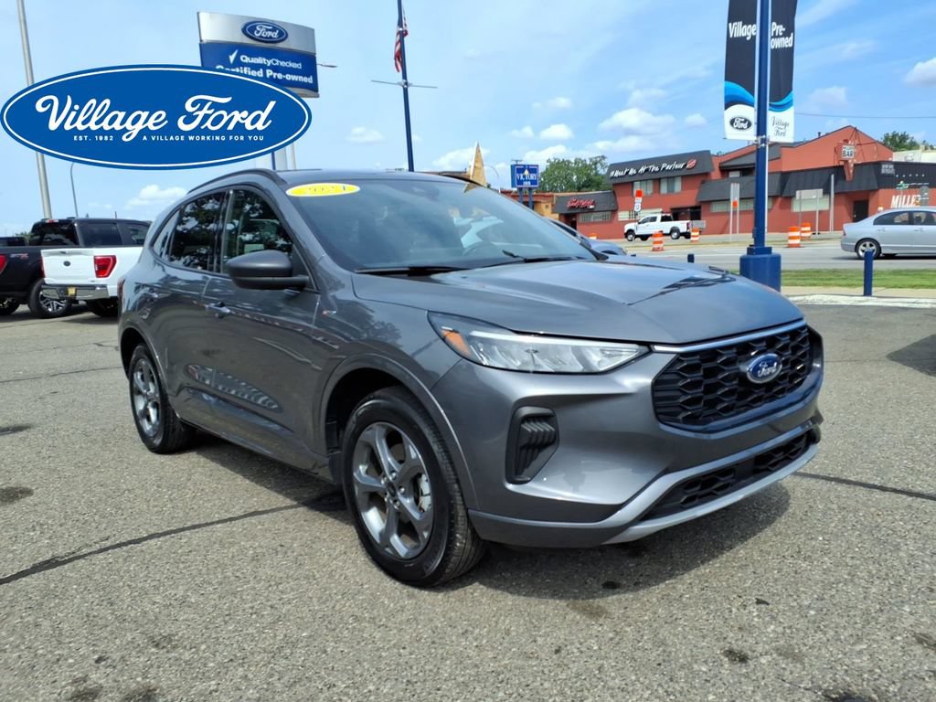 Certified 2024 Ford Escape ST-Line w/ Tech Pack #1 AWD/4WD image 4