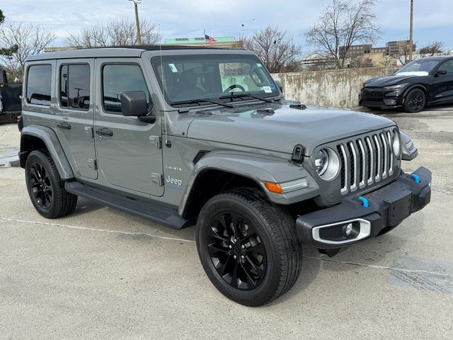 Used 2023 Jeep Wrangler Unlimited Sahara w/ Cold Weather Group image 8