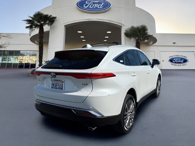 Used 2024 Toyota Venza XLE image 3