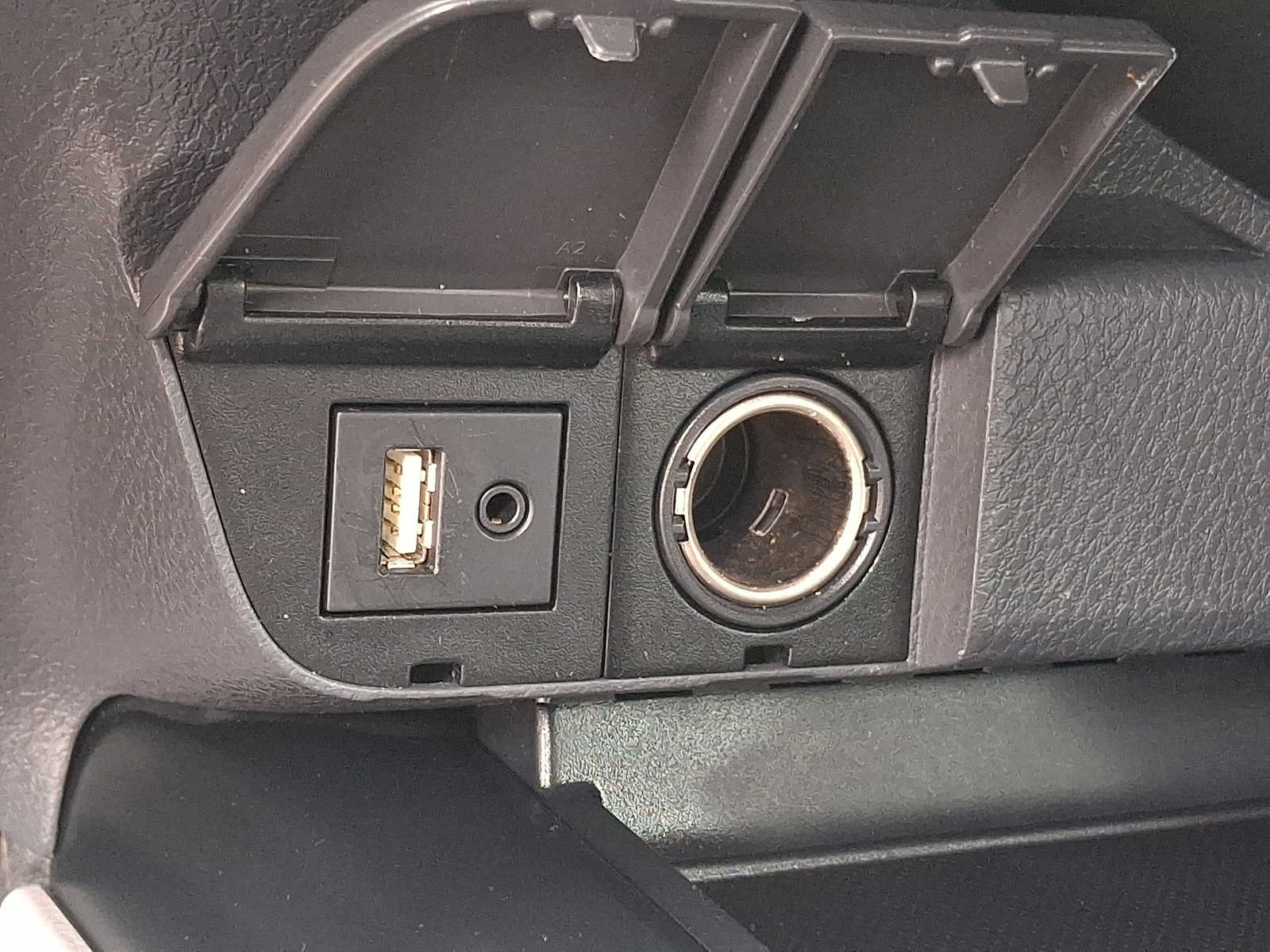 Used 2019 Toyota Camry LE FWD image 22