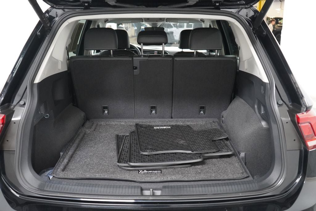 Used 2024 Volkswagen Tiguan SE AWD/4WD image 22
