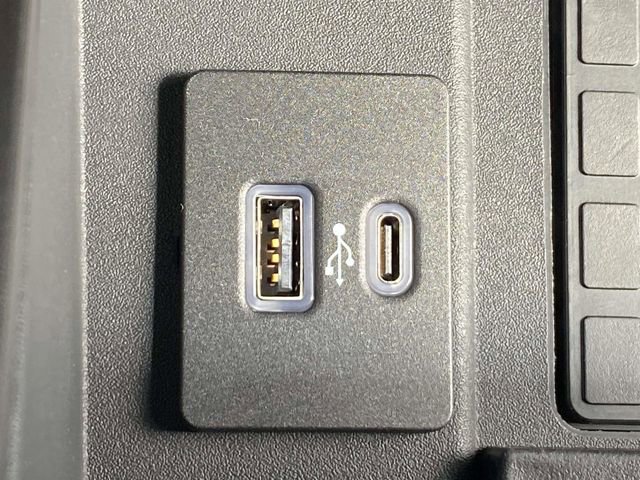 Certified 2022 Ford F350 Lariat w/ Tremor Off-Road Package image 34