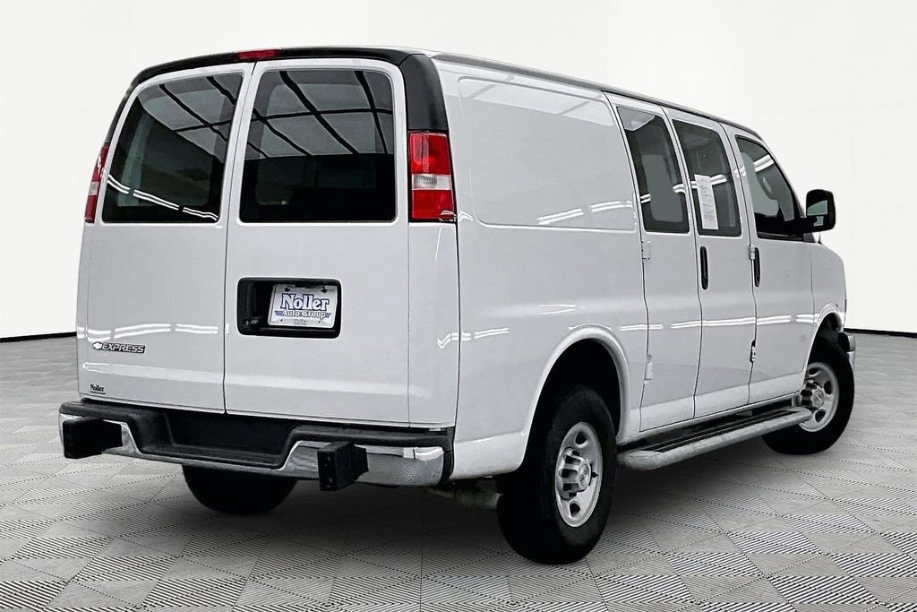 Used 2024 Chevrolet Express 2500 w/ Driver Convenience Package RWD image 2