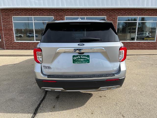 Certified 2020 Ford Explorer XLT w/ Equipment Group 202A image 4