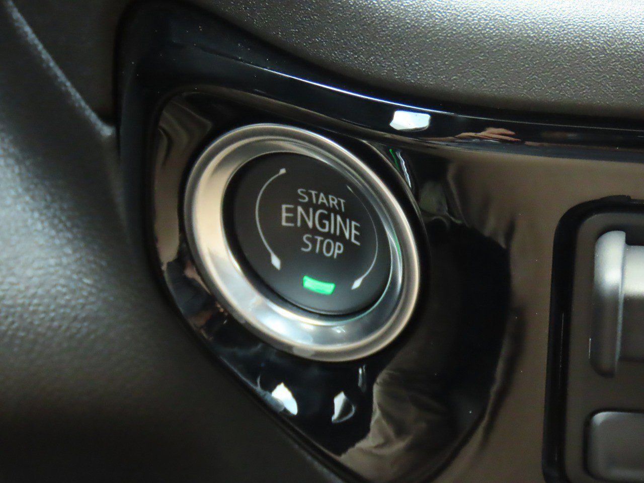 Used 2025 Chevrolet Silverado 1500 RST image 29