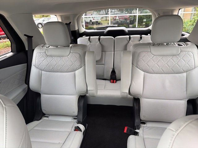 Certified 2025 Ford Explorer Platinum w/ Ultimate Package image 24