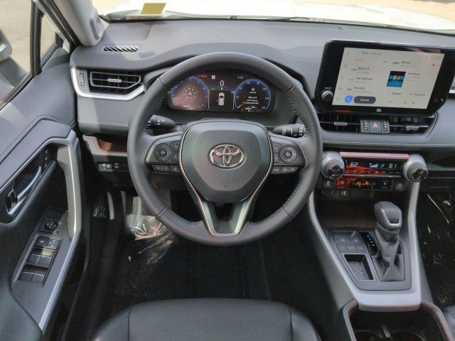 Used 2025 Toyota RAV4 Limited FWD image 16
