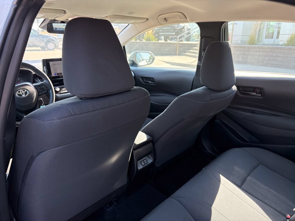 Used 2025 Toyota Corolla LE FWD image 13