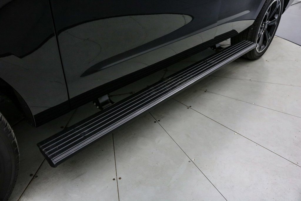 Certified 2022 Ford Expedition Limited w/ Equipment Group 304A image 11