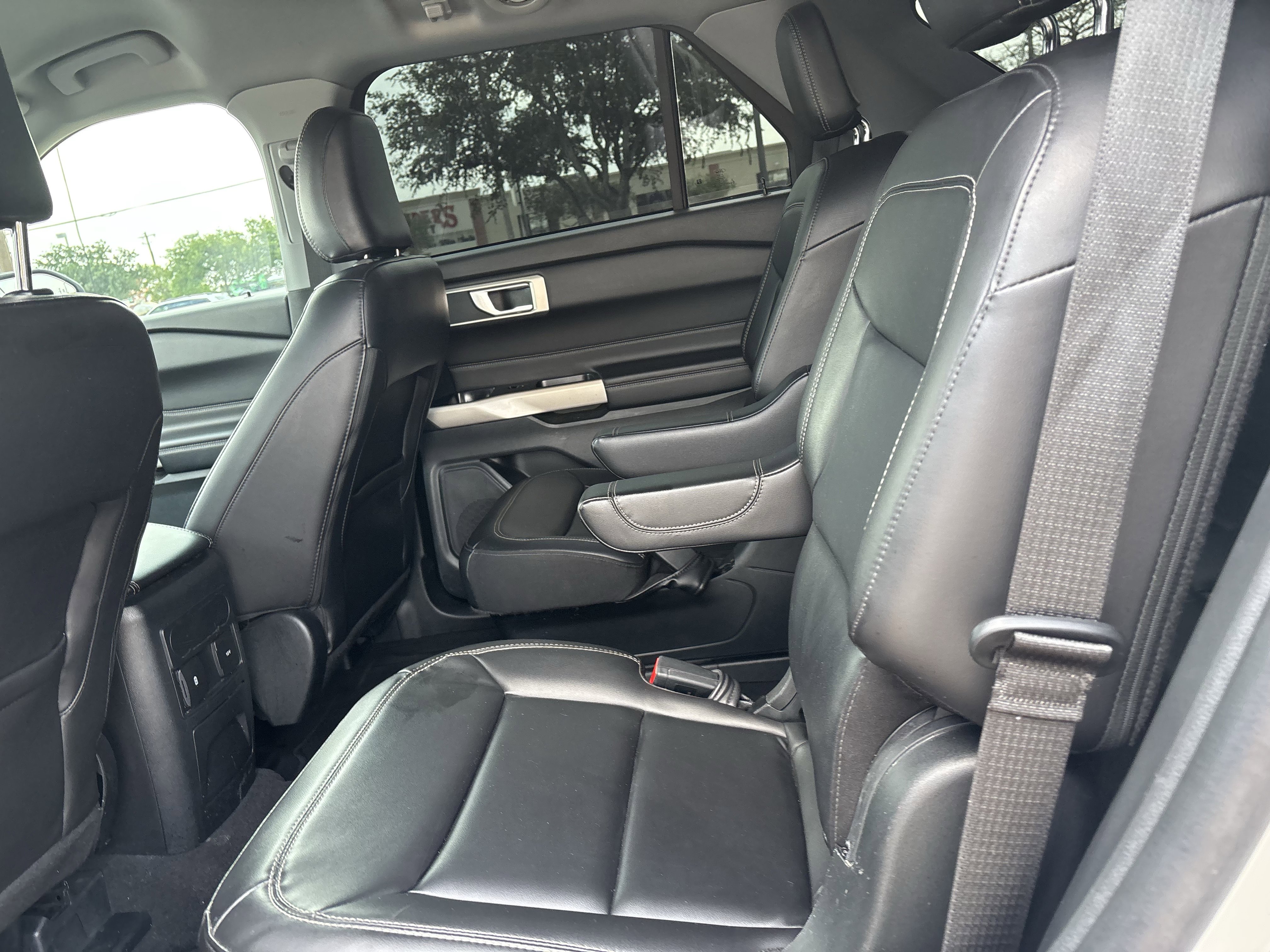 Certified 2023 Ford Explorer XLT w/ Equipment Group 202A RWD image 15