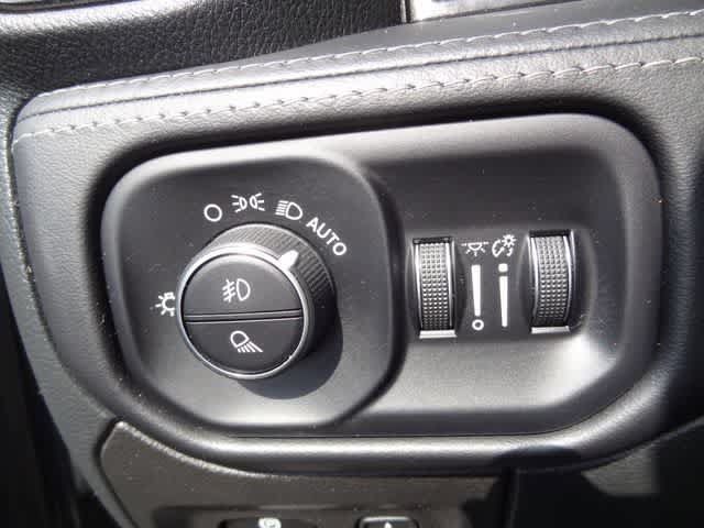 Used 2022 RAM 1500 Limited AWD/4WD image 9