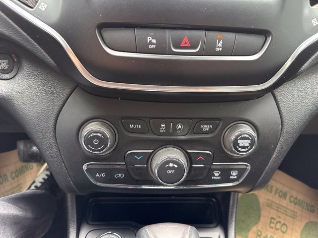 Used 2021 Jeep Cherokee Latitude Lux AWD/4WD image 23