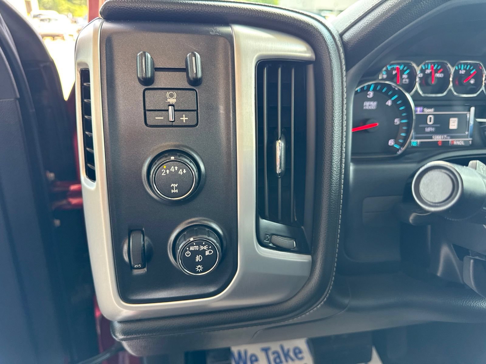 Used 2018 GMC Sierra 2500 SLT AWD/4WD image 29