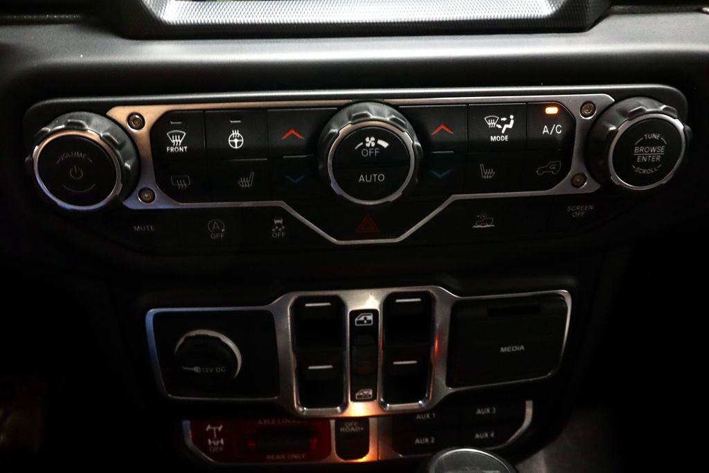 Used 2023 Jeep Gladiator Mojave w/ Cold Weather Group AWD/4WD image 29