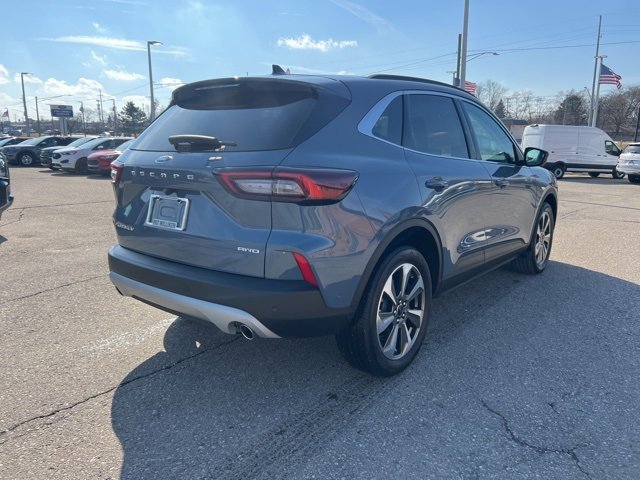 Certified 2023 Ford Escape Platinum w/ Premium Technology Package image 2