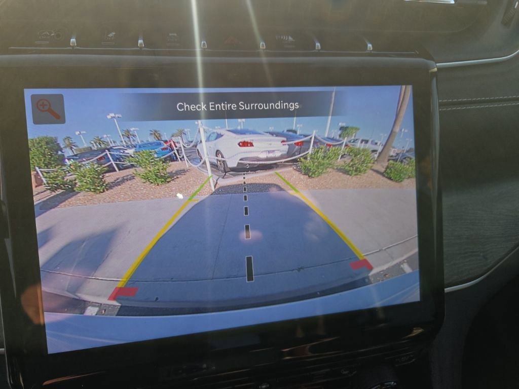 Used 2023 Jeep Grand Cherokee Limited image 5