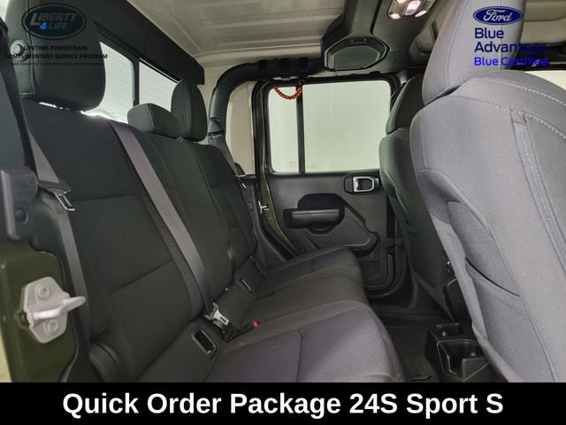 Used 2023 Jeep Gladiator Sport image 13