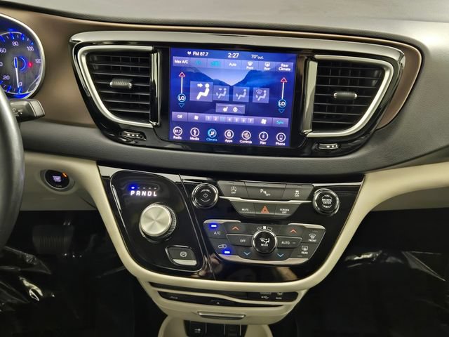 Used 2019 Chrysler Pacifica Touring-L Plus w/ Tire & Wheel Group FWD image 21