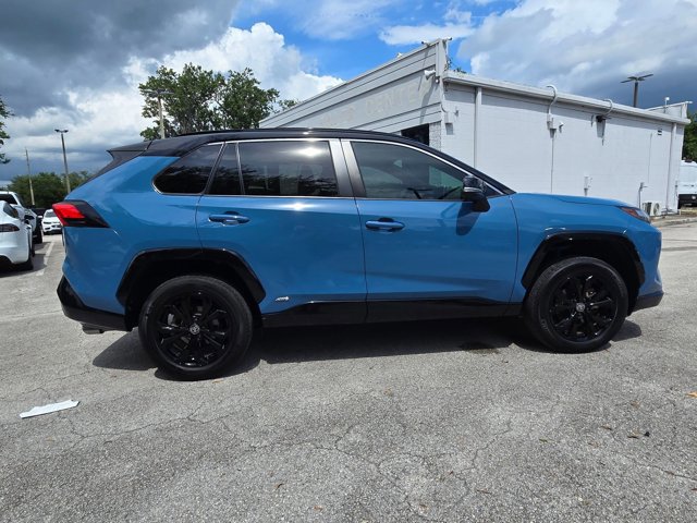 Used 2022 Toyota RAV4 XSE AWD/4WD image 4