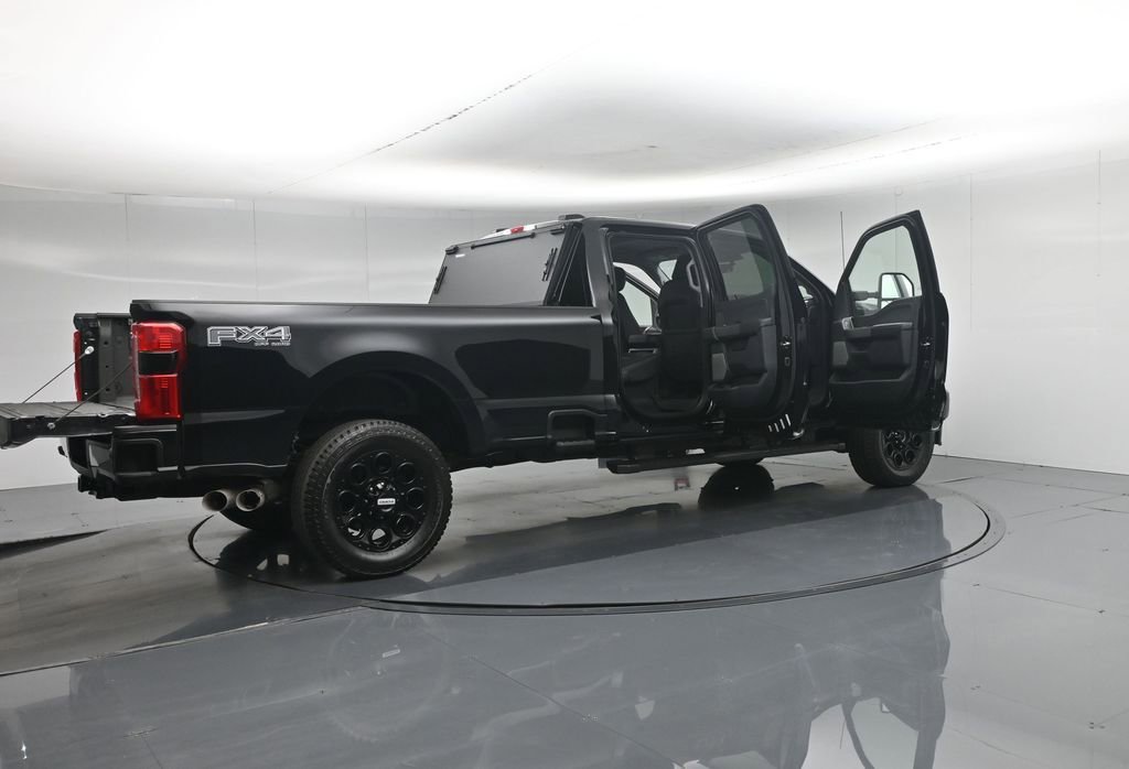 Certified 2025 Ford F350 Lariat w/ Black Appearance Package AWD/4WD image 6
