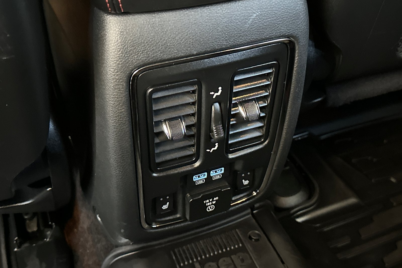 Used 2018 Jeep Grand Cherokee Trailhawk w/ Trailhawk Luxury Group AWD/4WD image 44