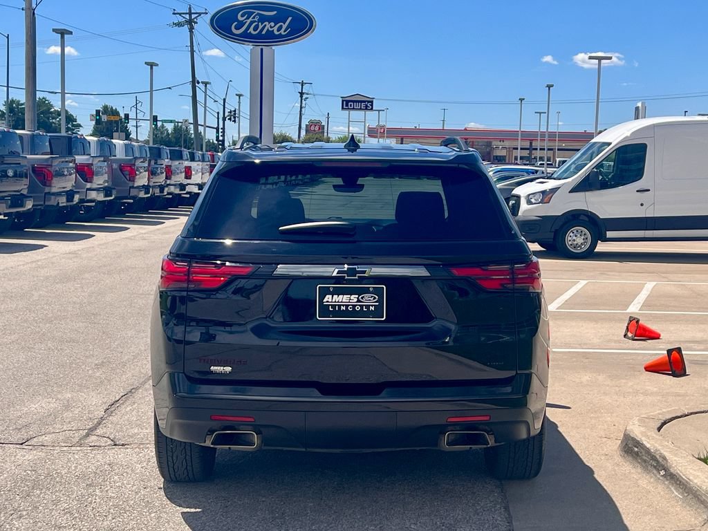 Used 2023 Chevrolet Traverse Premier w/ Redline Edition AWD/4WD image 5