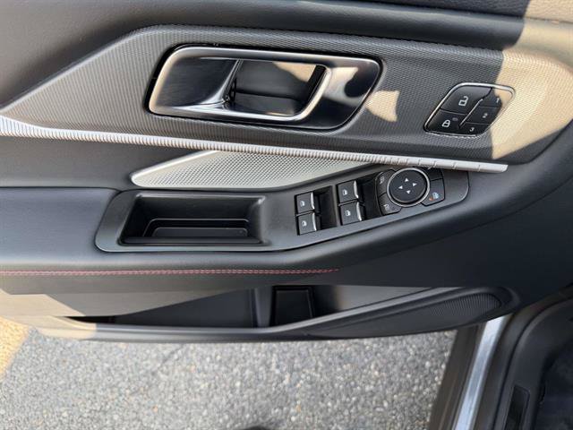 Certified 2025 Ford Explorer ST AWD/4WD image 38
