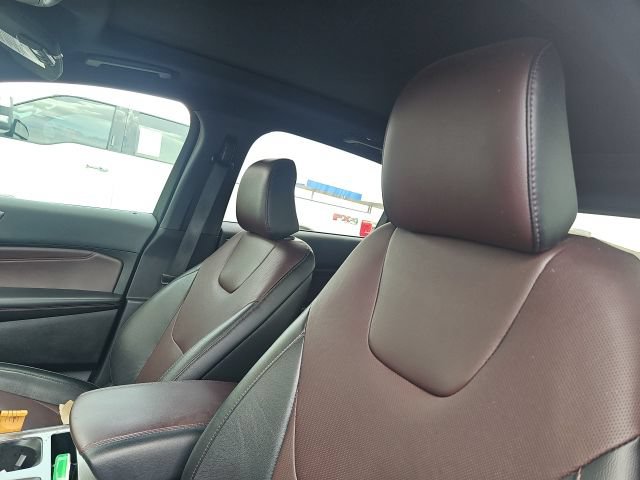 Certified 2022 Ford Edge Titanium w/ Equipment Group 301A AWD/4WD image 19