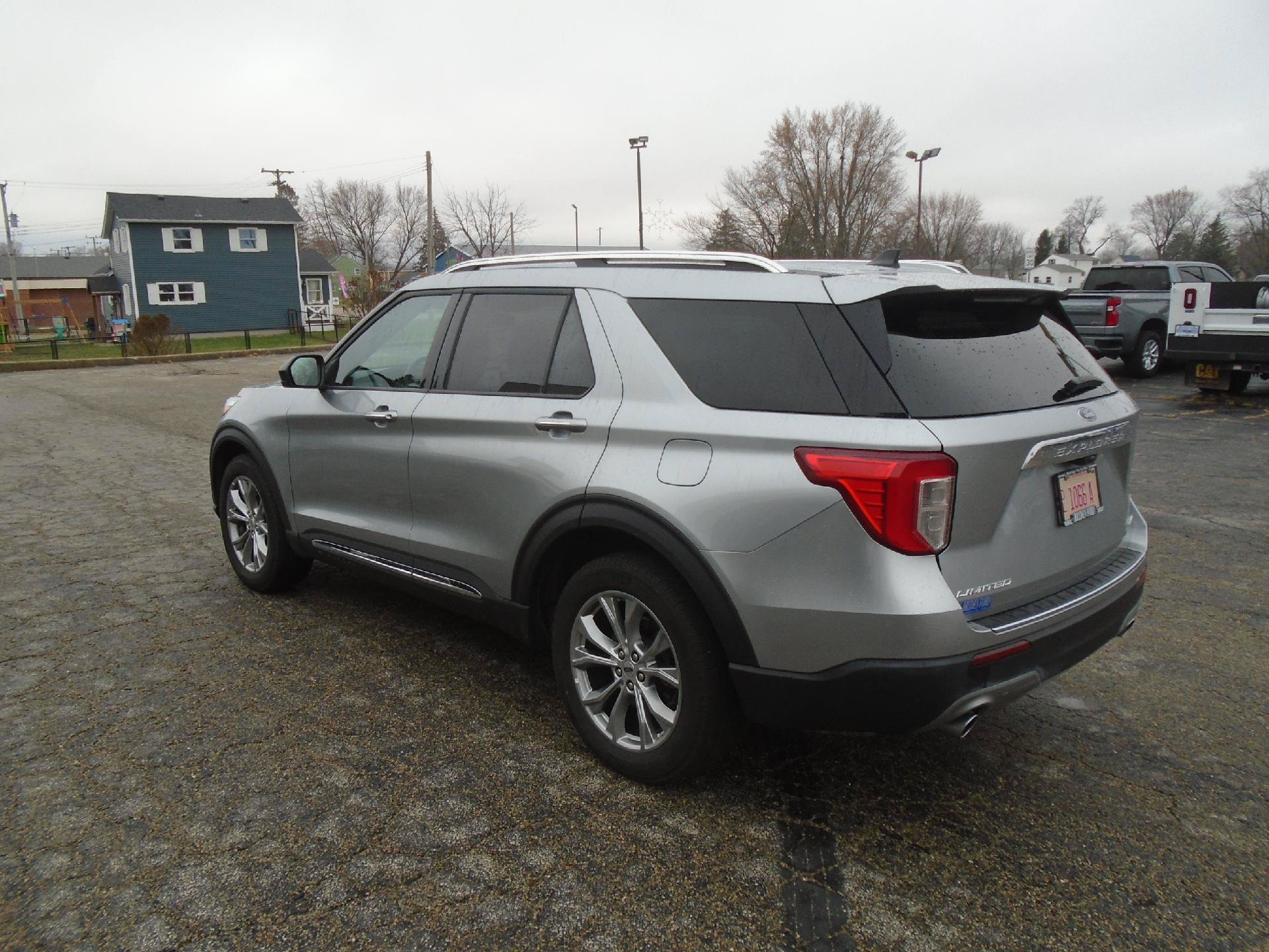 Certified 2024 Ford Explorer Limited AWD/4WD image 9