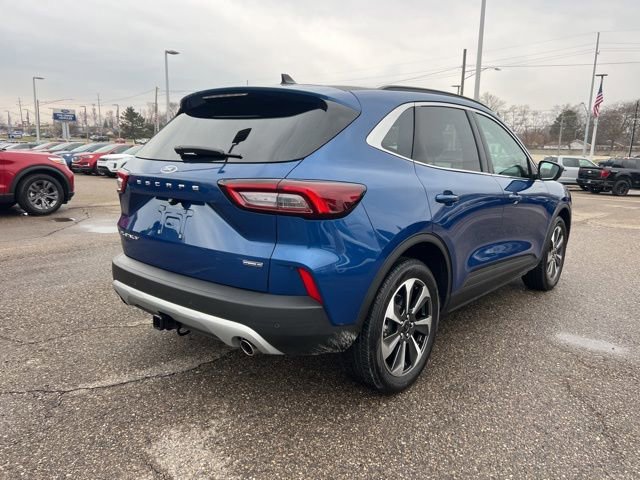 Certified 2023 Ford Escape Platinum w/ Class II Trailer Tow Package image 2