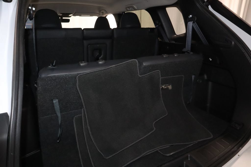 Used 2025 Mitsubishi Outlander SE FWD image 18
