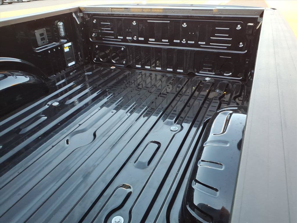 Certified 2024 Ford F250 Platinum w/ FX4 Off-Road Package AWD/4WD image 7