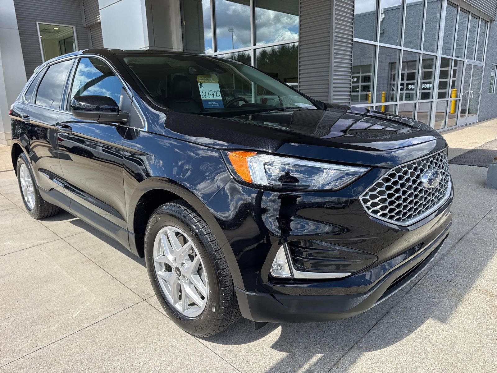 Certified 2024 Ford Edge SEL w/ Convenience Package AWD/4WD image 10