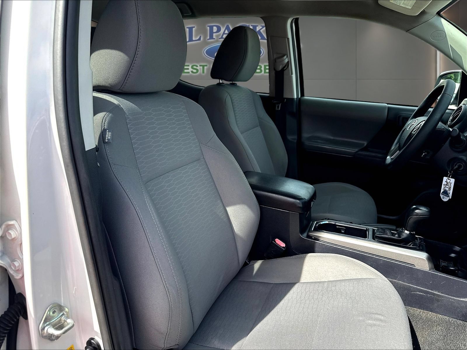 Used 2017 Toyota Tacoma SR5 w/ SR5 Appearance Package (SM) RWD image 34