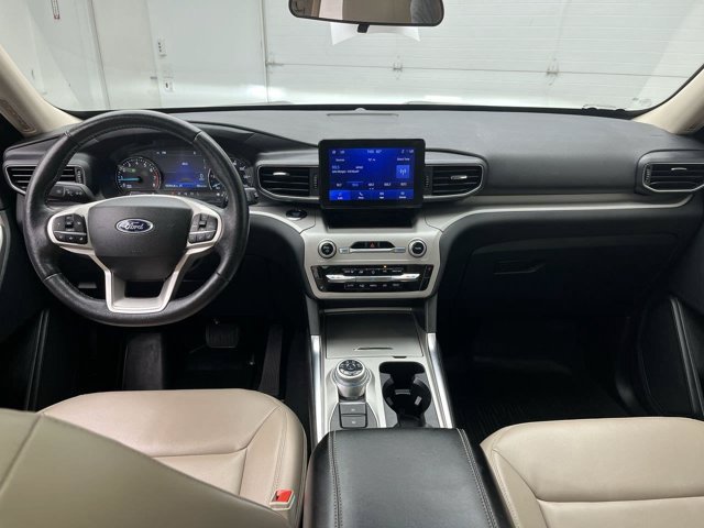 Certified 2023 Ford Explorer XLT w/ Equipment Group 202A AWD/4WD image 18