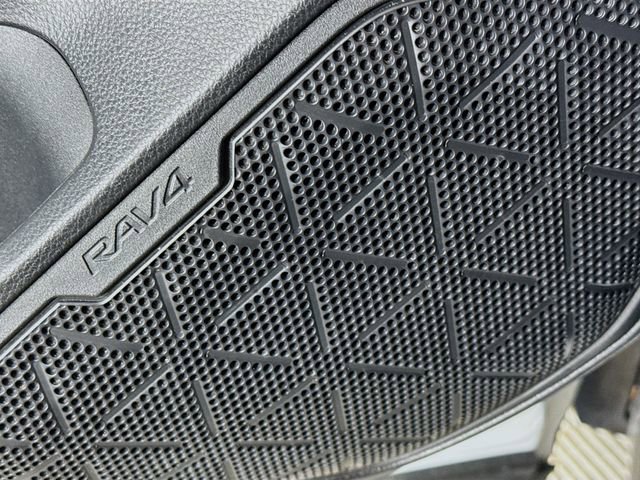 Used 2023 Toyota RAV4 SE image 23