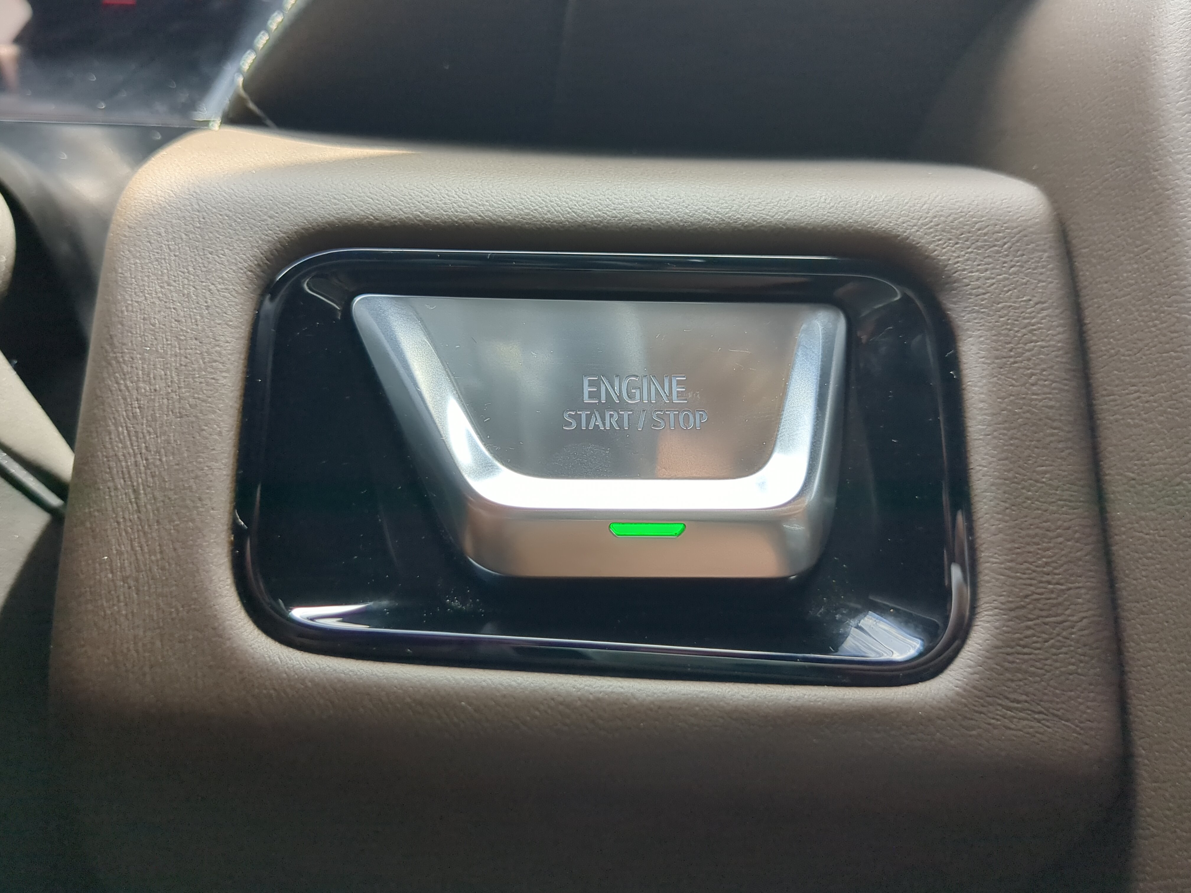 Used 2025 GMC Yukon XL Denali Ultimate w/ LPO, Floor Liner Package AWD/4WD image 27