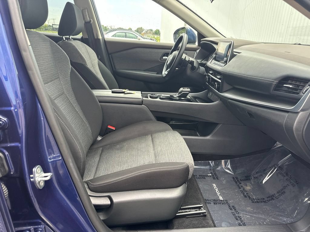 Used 2023 Nissan Rogue SV AWD/4WD image 32