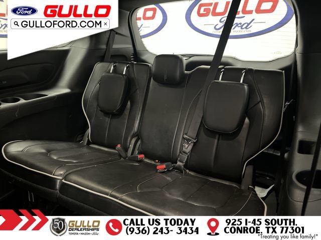 Used 2024 Chrysler Pacifica Limited w/ S Appearance Package FWD image 16