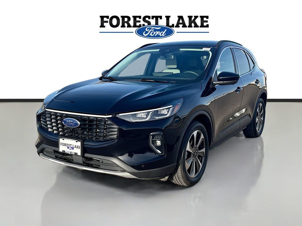 Certified 2023 Ford Escape Platinum w/ Premium Technology Package AWD/4WD image 3