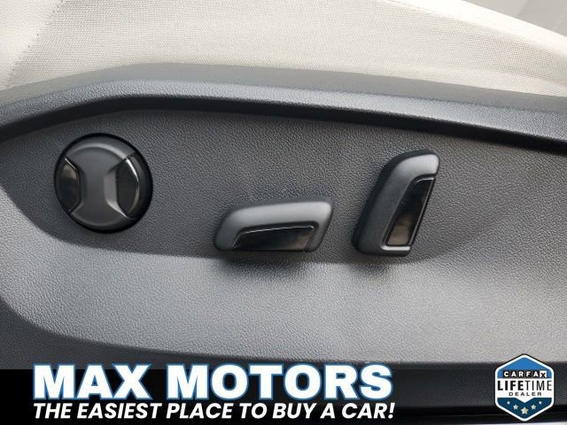 Used 2023 Volkswagen Tiguan SE image 18