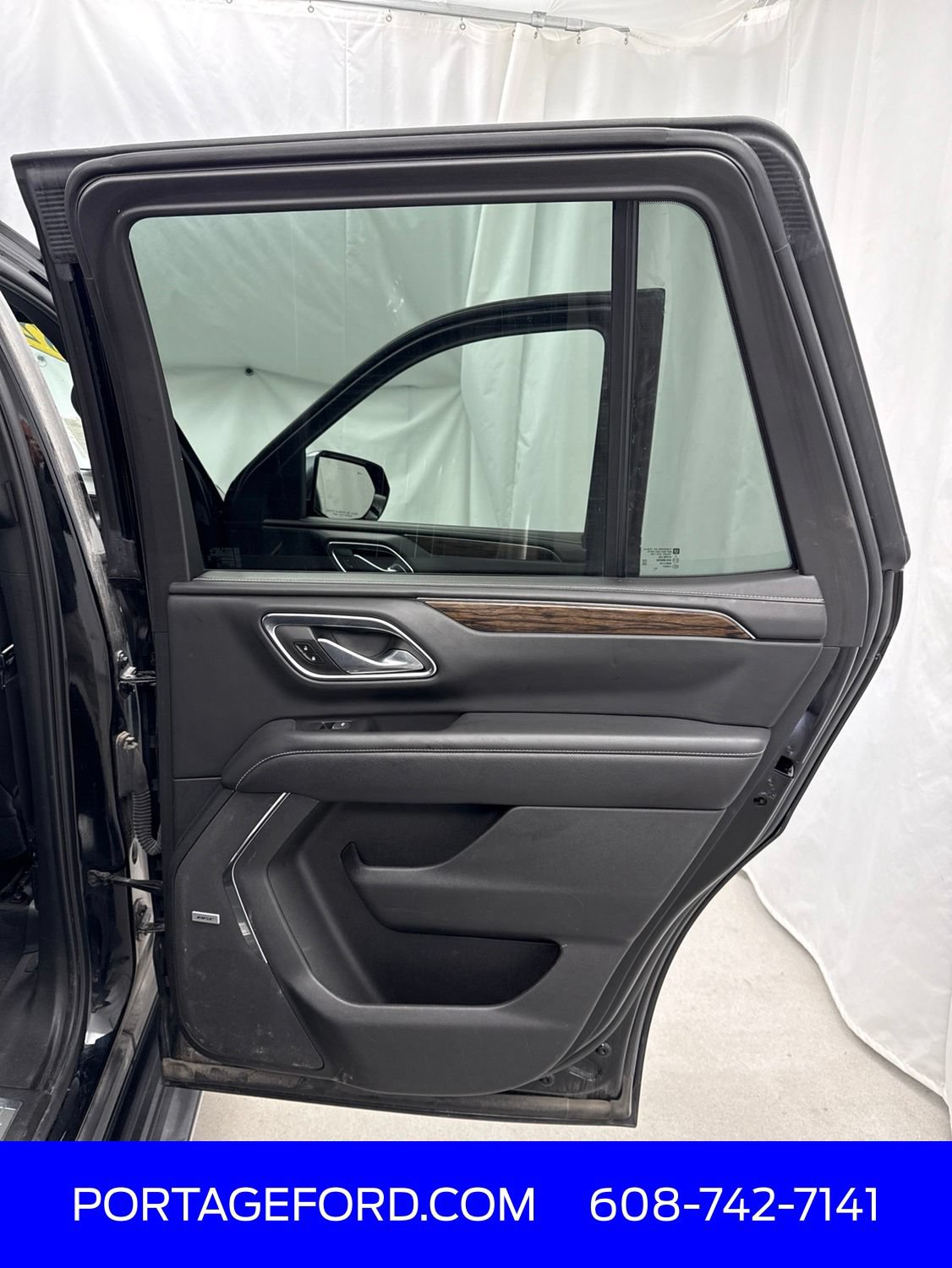 Used 2023 Chevrolet Tahoe Premier AWD/4WD image 34