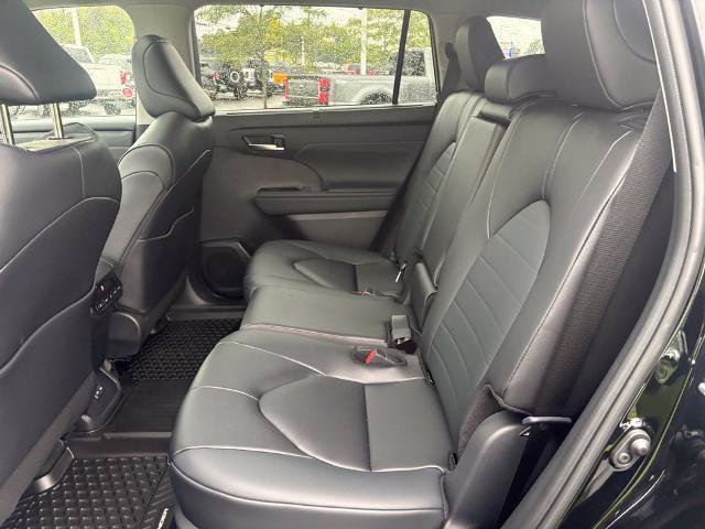 Used 2026 Toyota Highlander XLE AWD/4WD image 14
