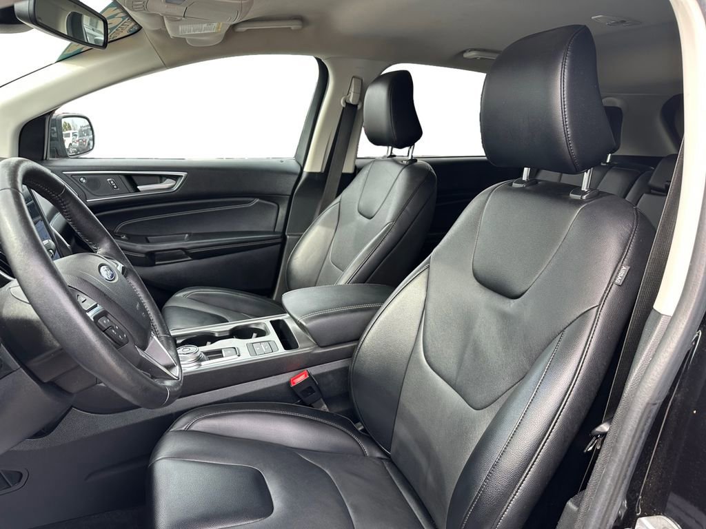 Certified 2022 Ford Edge Titanium image 9