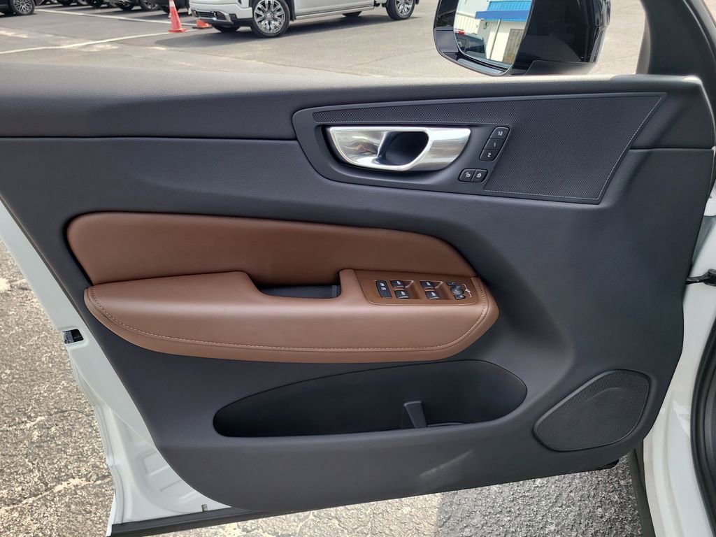 Used 2024 Volvo XC60 B5 Plus w/ Protection Package Premier AWD/4WD image 14