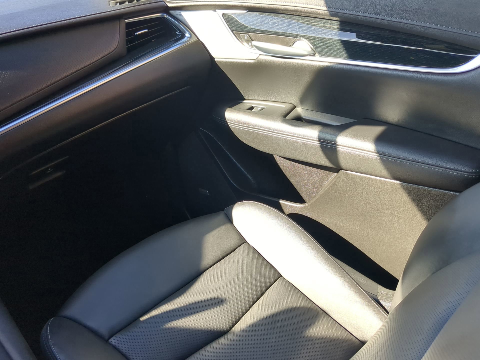 Used 2025 Cadillac XT5 Premium Luxury image 45