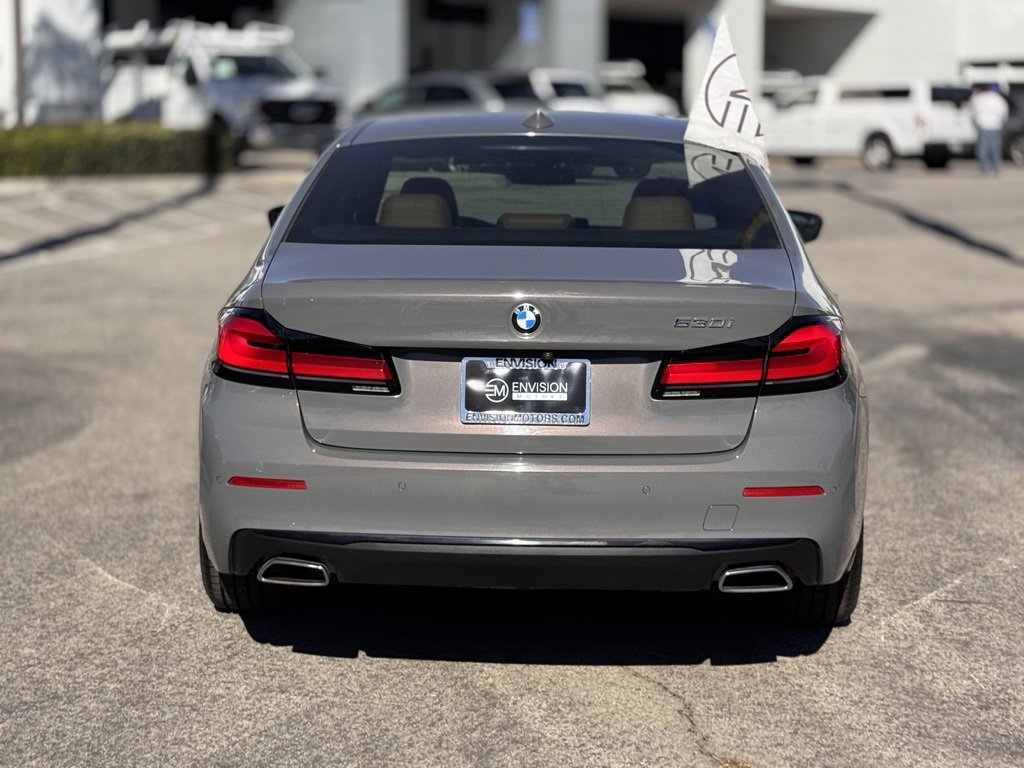 Used 2022 BMW 530i w/ Premium Package image 11