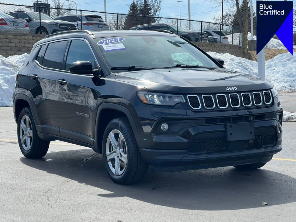 Used 2024 Jeep Compass Latitude AWD/4WD image 1